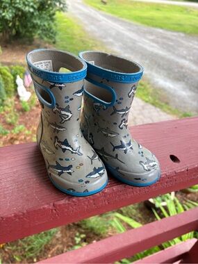 Bogs Kids Shark Rain Boots in Gray and Blue